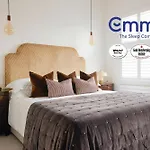 Luxury Fulham Townhouse With Cinema Room