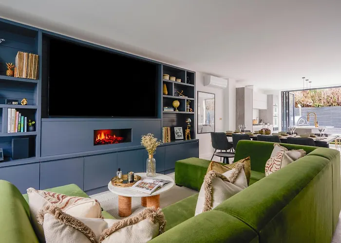 Luxury Fulham Townhouse With Cinema Room